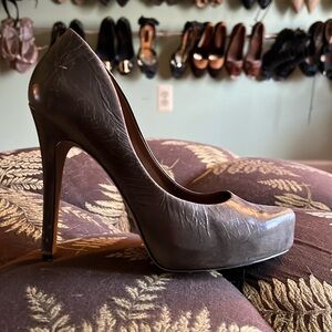 Jessica Simpson Parigi grey stiletto heels